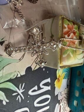 Premier Designs Rhinestone Cross Pendant Lot of 7 Necklaces